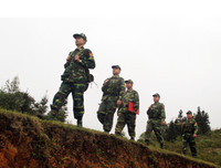 [ẢNH] Tuần tra biên giới, bảo vệ vững chắc phên giậu Tổ quốc