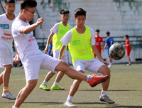 [ẢNH] Thua ngược 1-4, cựu vô địch THPT Hoàng Cầu dừng bước