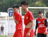 [ẢNH] Đương kim á quân THPT Phùng Khắc Khoan chật vật kiếm 1 điểm