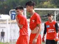 [ẢNH] Đương kim á quân THPT Phùng Khắc Khoan chật vật kiếm 1 điểm