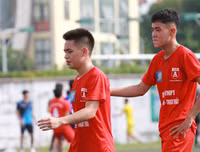 [ẢNH] Đương kim á quân THPT Phùng Khắc Khoan chật vật kiếm 1 điểm