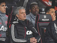 Không thèm bắt tay, mâu thuẫn giữa Pogba và HLV Mourinho lên tới đỉnh điểm