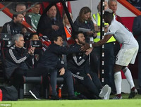 Không thèm bắt tay, mâu thuẫn giữa Pogba và HLV Mourinho lên tới đỉnh điểm