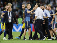 [ẢNH] Bị giễu cợt, đội Thụy Điển lao vào đòi tẩn nhau với Đức