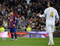 [ẢNH] Dự khán Siêu kinh điển, Ronaldo khoái chí nhìn Messi bạc nhược trước Real