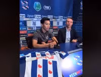 [ẢNH] Đoàn Văn Hậu tươi rói trong ngày ra mắt đội bóng Hà Lan