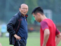 [ẢNH] Tạm thoát nỗi buồn ở Bỉ, Công Phượng vui vẻ tập cùng ĐT Việt Nam