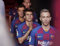 [ẢNH] Messi và đồng đội mặc áo đấu phá cách táo bạo của Barca