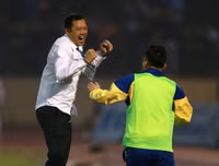 [Ảnh] Đội bóng xứ Nghệ phấn khích với chức vô địch lịch sử