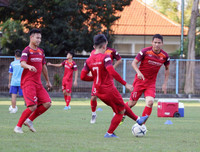 [ẢNH] Trải nghiệm tắc đường, thầy trò Park Hang-seo vẫn hứng khởi tập buổi đầu tại Indonesia