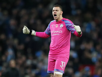 [ẢNH] Pep Guardiola buộc phải sử dụng hậu vệ làm thủ môn như thế nào?