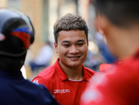 [ẢNH] Công Phượng kín như bưng hội quân cùng đồng đội