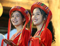 [ẢNH] Ngắm thiếu nữ Pà Thẻn duyên dáng trong điệu múa truyền thống