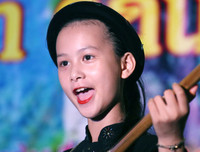 [ẢNH] Ngắm thiếu nữ Pà Thẻn duyên dáng trong điệu múa truyền thống