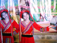 [ẢNH] Ngắm thiếu nữ Pà Thẻn duyên dáng trong điệu múa truyền thống