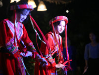 [ẢNH] Ngắm thiếu nữ Pà Thẻn duyên dáng trong điệu múa truyền thống