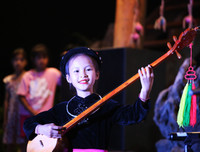 [ẢNH] Ngắm thiếu nữ Pà Thẻn duyên dáng trong điệu múa truyền thống