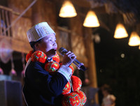 [ẢNH] Ngắm thiếu nữ Pà Thẻn duyên dáng trong điệu múa truyền thống