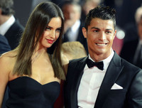 Có tất cả, Ronaldo vẫn tơ tưởng về tình cũ Irina Shayk