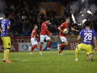 [ẢNH] Hòa khó tin và mất chức vô địch, cầu thủ Hà Nội khóc đẫm nước mắt