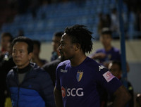 [ẢNH] Hòa khó tin và mất chức vô địch, cầu thủ Hà Nội khóc đẫm nước mắt