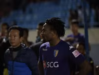 [ẢNH] Hòa khó tin và mất chức vô địch, cầu thủ Hà Nội khóc đẫm nước mắt