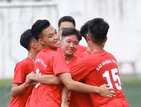 [ẢNH] Những hình ảnh nóng bỏng loạt trận 16h chiều 9-10