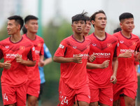 [ẢNH] Cầu thủ Việt kiều gây ấn tượng mạnh khi tập trung ĐT U22 Việt Nam