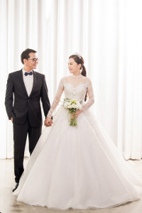 Lộ ảnh cưới của NSND Trung Hiếu và vợ 