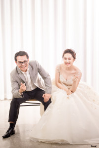 Lộ ảnh cưới của NSND Trung Hiếu và vợ 