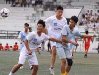 [ẢNH] THPT Ngô Sỹ Liên vào vòng 1/8 sau cuộc rượt đuổi tỷ số nghẹt thở