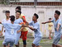 [ẢNH] THPT Ngô Sỹ Liên vào vòng 1/8 sau cuộc rượt đuổi tỷ số nghẹt thở