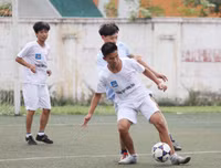 [ẢNH] THPT Ngô Sỹ Liên vào vòng 1/8 sau cuộc rượt đuổi tỷ số nghẹt thở