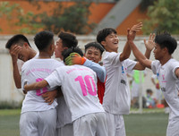 [ẢNH] THPT Ngô Sỹ Liên vào vòng 1/8 sau cuộc rượt đuổi tỷ số nghẹt thở