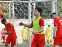 [ẢNH] Cởi nút thắt ghi bàn, ĐKVĐ Trương Định thắng tưng bừng 4-0