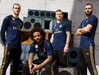 [ẢNH] Barcelona ra mắt áo đấu mới giống hệt áo phụ của... Real Madrid