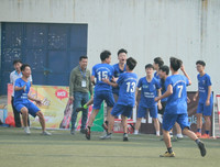 [ẢNH] Hạ trường Chuyên Nguyễn Huệ, THPT Ngô Sỹ Liên viết tiếp chuyện cổ tích