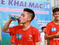 [ẢNH] Đương kim á quân THPT Phùng Khắc Khoan chật vật kiếm 1 điểm