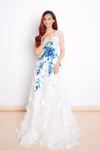 Hoa hậu Diệu Hoa cùng chồng hạnh phúc bên 3 con