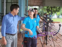Trưởng đoàn Việt Nam thị sát 