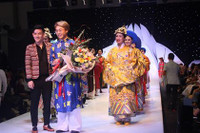 [Ảnh] NSND Thu Hà, NSƯT Chiều Xuân: Vẻ đẹp không tuổi trên sàn diễn cổ phục triều Nguyễn