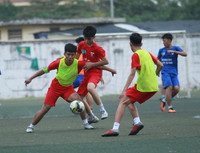 [ẢNH] Thủ môn cản 3 quả pen, THPT Lê Văn Thiêm nghẹt thở vào bán kết