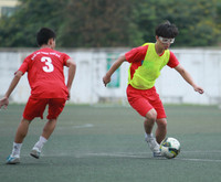 [ẢNH] Thủ môn cản 3 quả pen, THPT Lê Văn Thiêm nghẹt thở vào bán kết