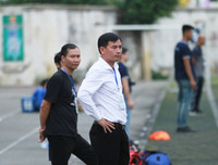 [ẢNH] Thủ môn cản 3 quả pen, THPT Lê Văn Thiêm nghẹt thở vào bán kết