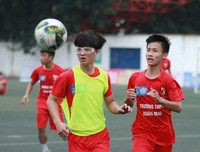 [ẢNH] Thủ môn cản 3 quả pen, THPT Lê Văn Thiêm nghẹt thở vào bán kết