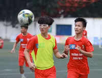 [ẢNH] Thủ môn cản 3 quả pen, THPT Lê Văn Thiêm nghẹt thở vào bán kết