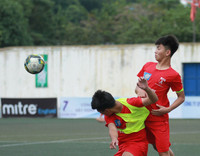 [ẢNH] Thủ môn cản 3 quả pen, THPT Lê Văn Thiêm nghẹt thở vào bán kết