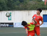 [ẢNH] Thủ môn cản 3 quả pen, THPT Lê Văn Thiêm nghẹt thở vào bán kết