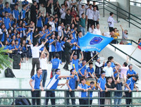 [ẢNH] Thủ môn cản 3 quả pen, THPT Lê Văn Thiêm nghẹt thở vào bán kết