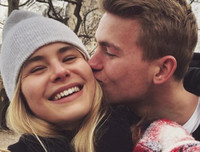 [ẢNH] Giữa bão tin đồn, De Ligt và bạn gái xinh đẹp thảnh thơi đi nghỉ